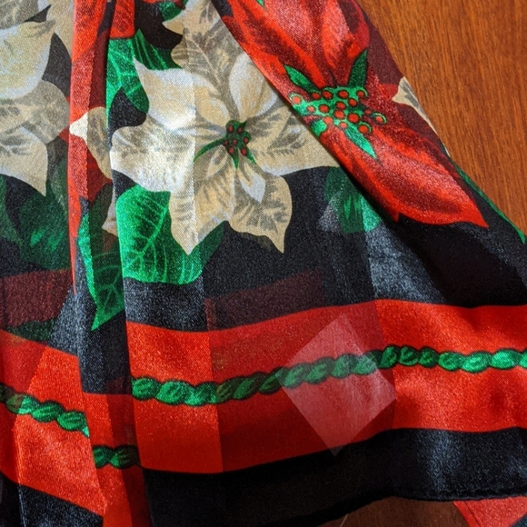 Women's Poinsettia Scarf - Picture 4 of 5